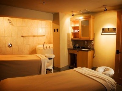 Banff Caribou Lodge And Suites2