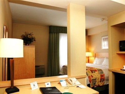 Fairfield Inn And Suites Belleville0