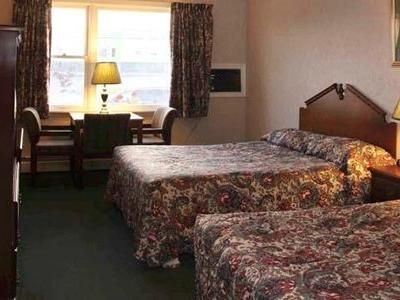 Econo Lodge Charlottetown1