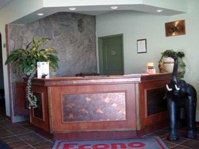 Econo Lodge Huntsville2