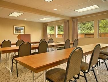 คอมฟอร์ต อินน์ แอนด์ สวีทส์ (Super 8 Langley Aldergrove)3