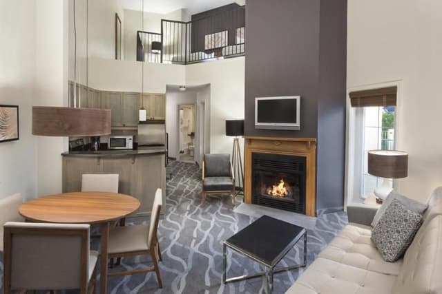 DOUBLE TWO BEDROOMS