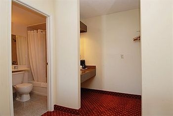 Niagara Lodge And Suites4