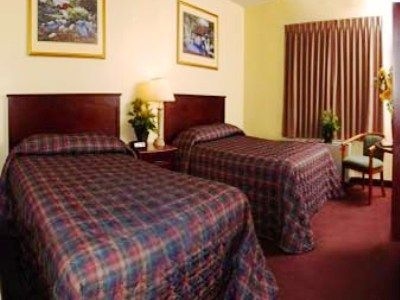 Travelodge Oshawa Whitby3