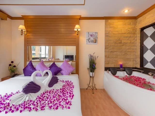 SINGLE DELUXE WITH JACUZZI