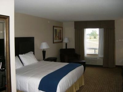 Holiday Inn Express Swift Current1