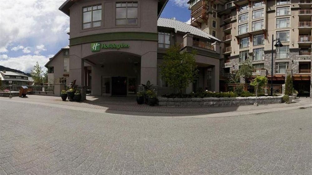 Holiday Inn Whistler3