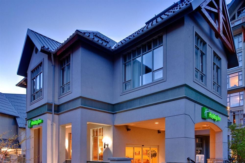 Holiday Inn Whistler2