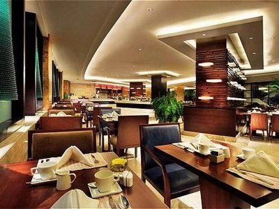 Crowne Plaza International Airport3