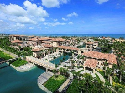 Wyndham Grand Plaza Royale1