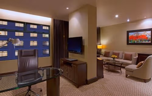 Grand Tower Junior Suite, Club lounge access, 1 King