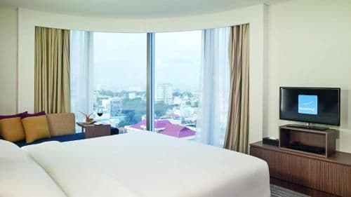 Executive Suite with Lounge Access