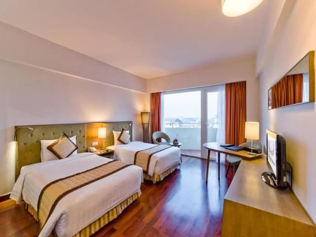 TWIN DELUXE RIVER VIEW