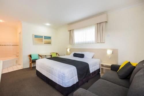 Suite with Spa Bath