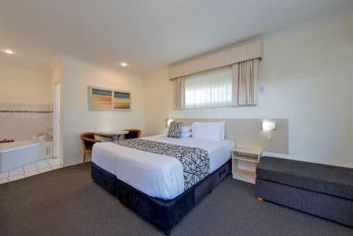Suite with Spa Bath