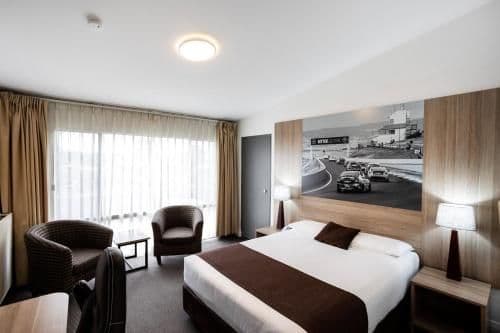 Standard Queen Room