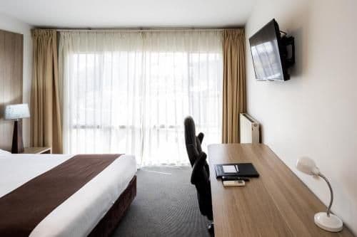 Standard Queen Room