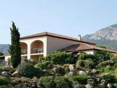 La Villa La Villa