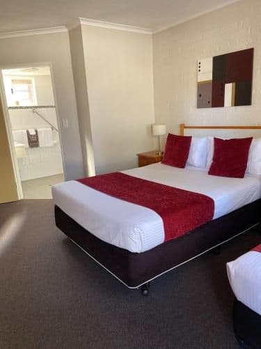 Deluxe Twin Room - Disability Access
