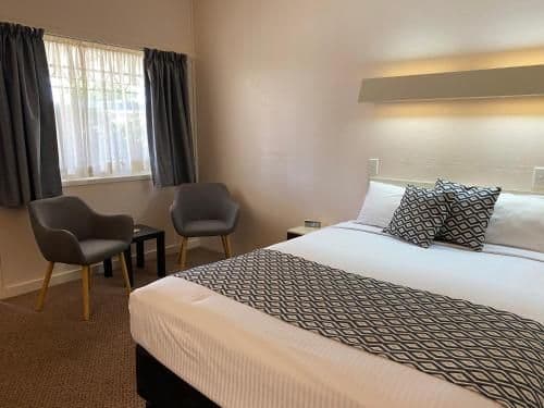 Standard Queen Room