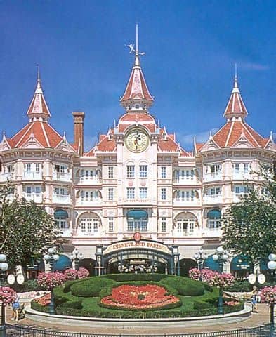Disneyland Hotel + ตั๋ว Disneyland Hotel + ตั๋ว