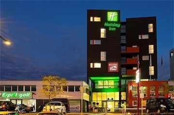 Holiday Inn0