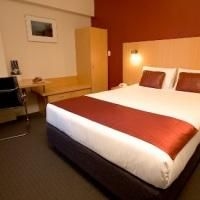 Ibis World Square Hotel2