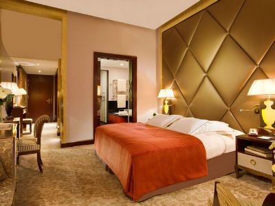 โรงแรมบาริแยร์ เลอ ฟูเกต์ ปารีส (Hotel Barriere Le Fouquet's Paris)2