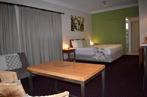 Deluxe Family Room