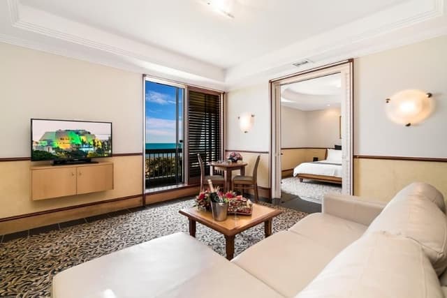 SUITE ONE BEDROOM