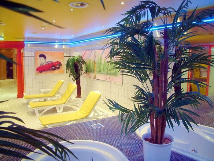 Ramada Europa4