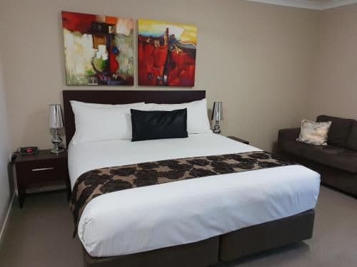 Deluxe King Room