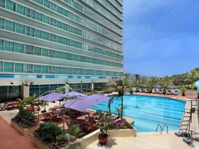 โรงแรมรีกัล ริเวอร์ไซด์ (Regal Riverside Hotel)1