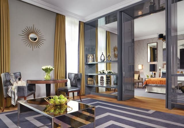 SUITE EXECUTIVE
