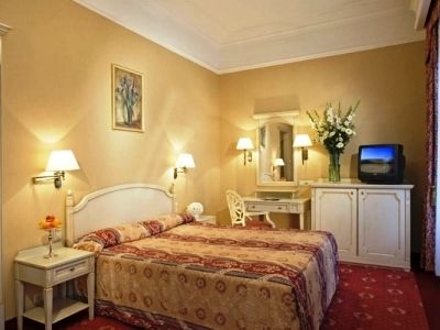 Danubius Astoria City Ctr (Deluxe)2