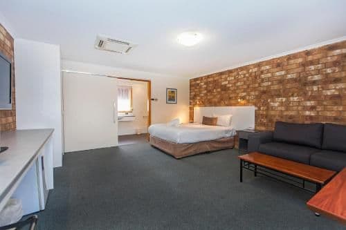 Queen Room - Disability Access