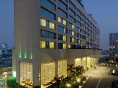 Holiday Inn International Airport (C) Holiday Inn International Airport (C)