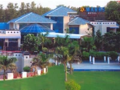 Dee Marks Hotel And Resort (C) Dee Marks Hotel And Resort (C)