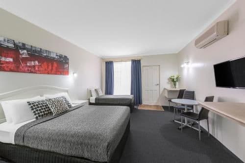 Deluxe Queen Room