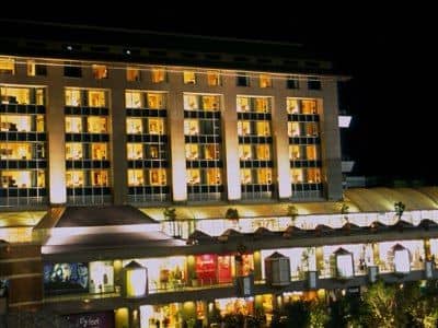 Svelte Personal Suites (C) Svelte Personal Suites (C)