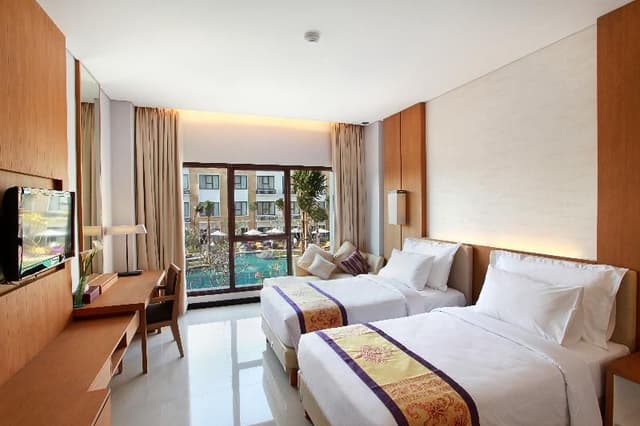 Double or Twin DELUXE POOL VIEW