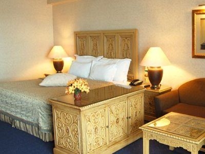 Sunlake Waterfront Resort & Convention Jakarta2