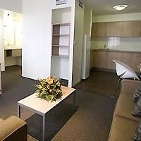 Ibis Melbourne2