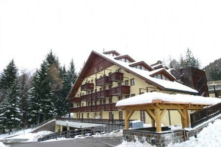 Orovacanze Nevesole Resort1