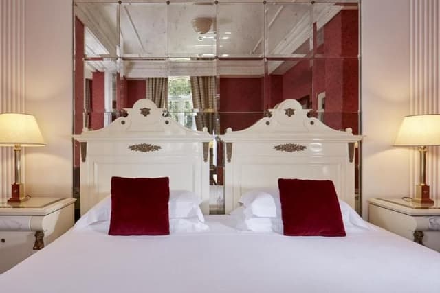 SUITE CAPACITY 4