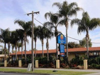 คอมฟอร์ทอินน์ดีคินปาล์ม (Comfort Inn Deakin Palms)0