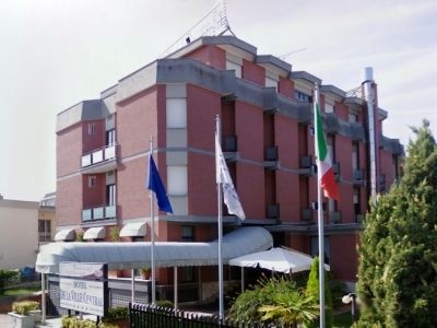 De La Ville Central0