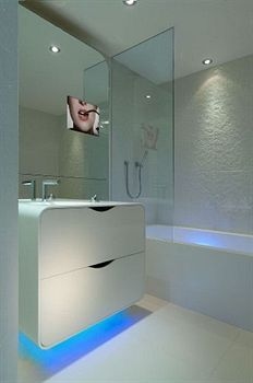 I-Suite1