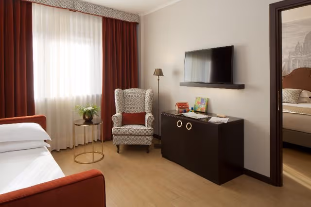 FAMILY ROOM STANDARD