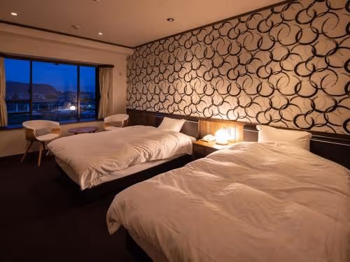 Standard Twin Room with Mountain View